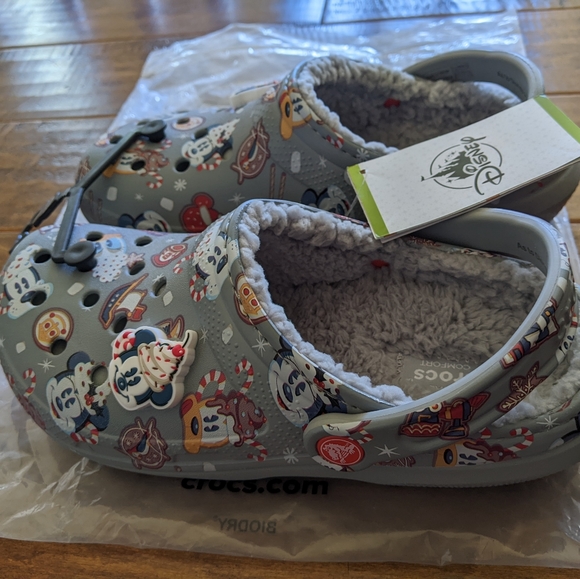 Disney Parks Mickey Holiday Crocs 2021 - Size W7/M5 - Picture 10 of 12